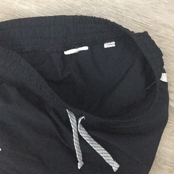 Black shorts - Picture 3 of 3